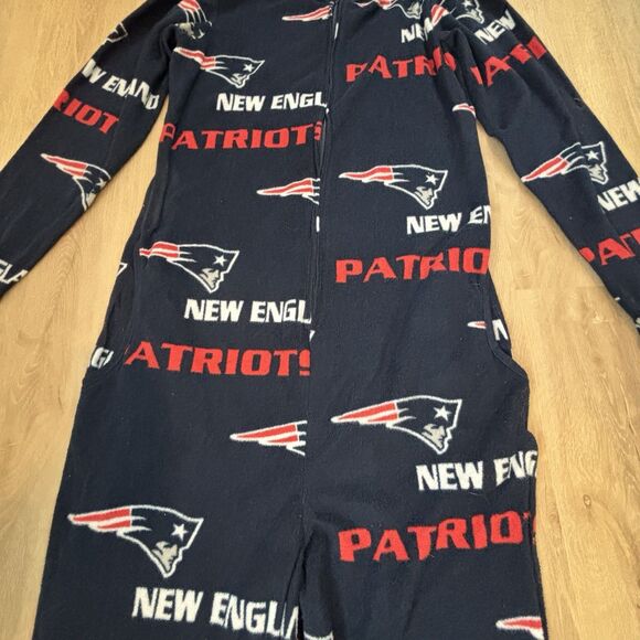 New England Patriots Women's Small Footed Sleeper Pajamas 64" Long NFL Team - Picture 6 of 8